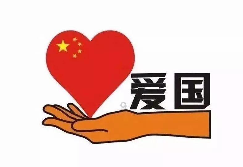 常州一男子跑进商场金店柜台将金饰塞进包里