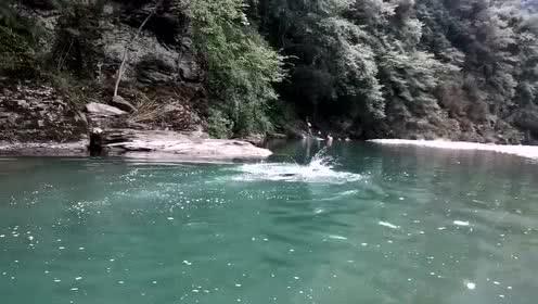 福莱纳找车轮